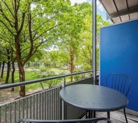 Chic Metrostation Apartment